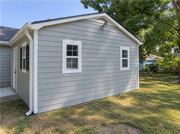 206 Highland ST, Sweet Springs, MO 65351