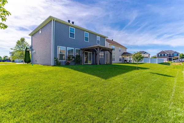5742 Brookstone DR, Newburgh, IN 47630