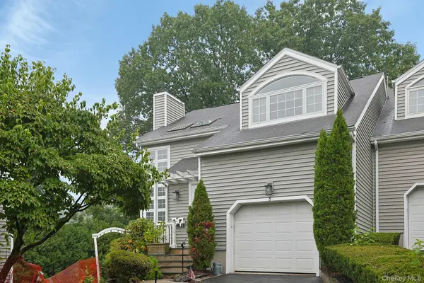 5 Pinewood DR, White Plains, NY 10603