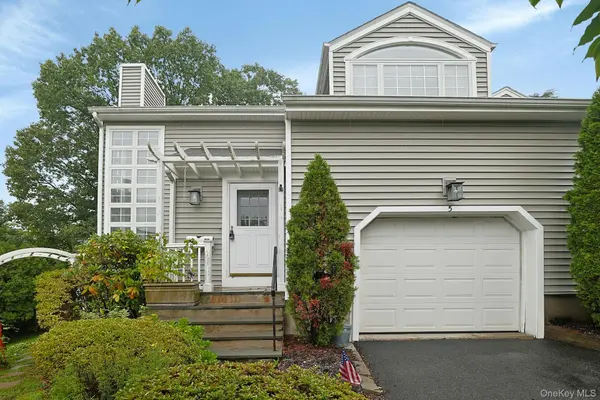 5 Pinewood DR, White Plains, NY 10603