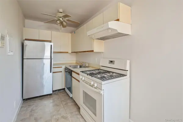 7 Bond ST #3G, Great Neck, NY 11021