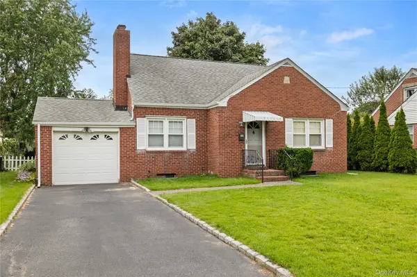12 Benjamin AVE, Amityville, NY 11701
