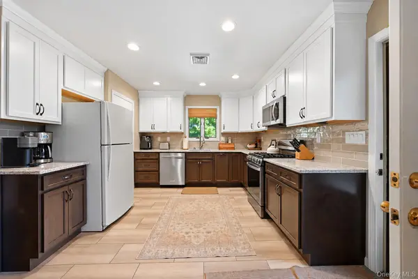 14 Young ST, Cortlandt Manor, NY 10567