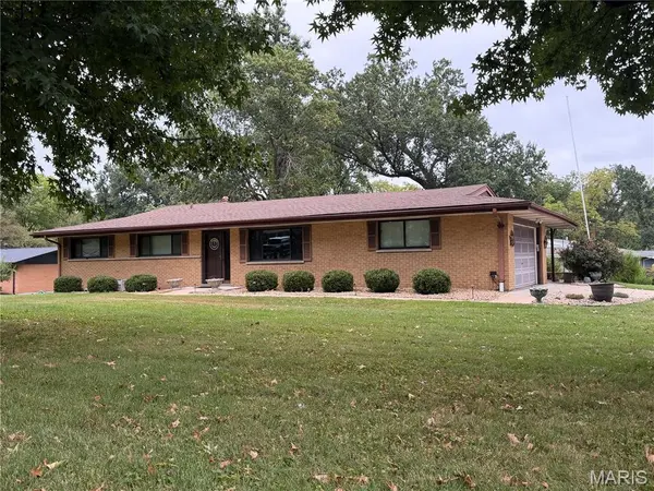 10149 Carolynne DR, Sappington, MO 63128