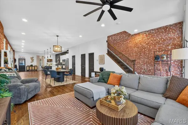 3237 California AVE, St Louis, MO 63118
