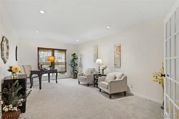 12150 Lake Meade DR, St Louis, MO 63146