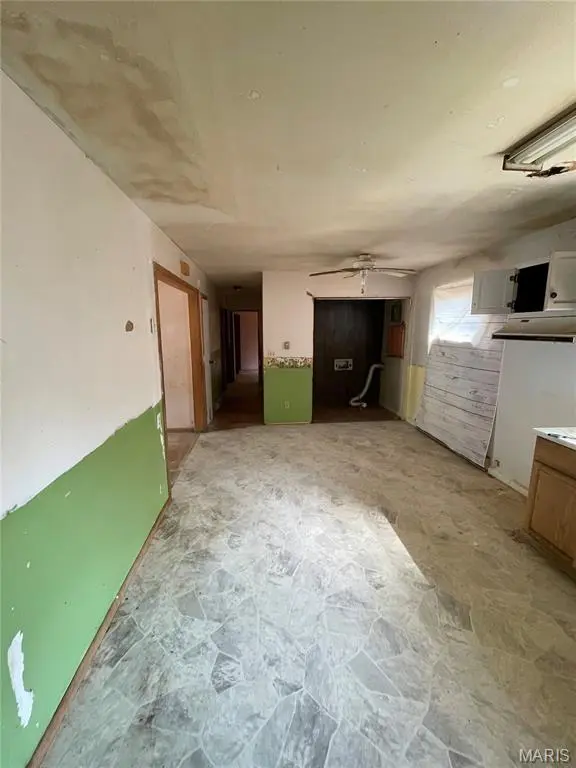 1206 N Glendale, Benton, IL 62812
