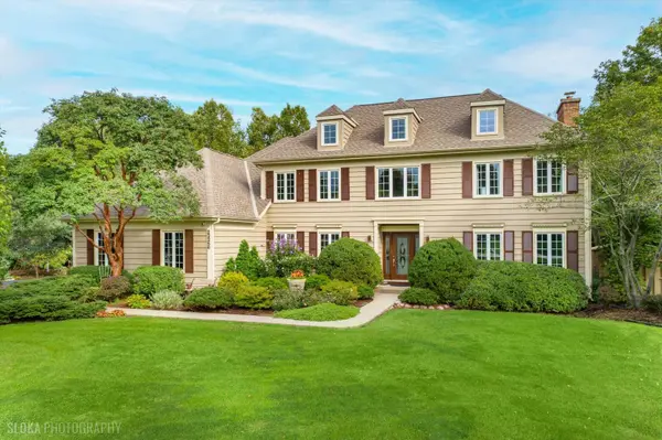 22256 Cambridge DR, Kildeer, IL 60047