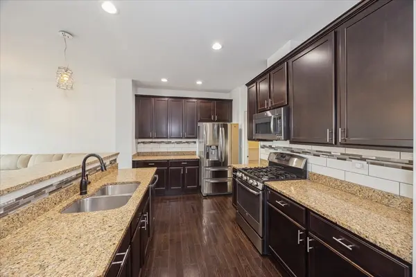10616 W 154th ST, Orland Park, IL 60462
