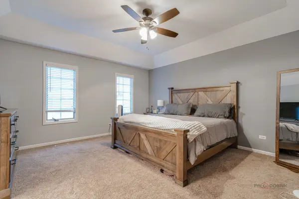285 Regency Court Unit B CT, Wauconda, IL 60084