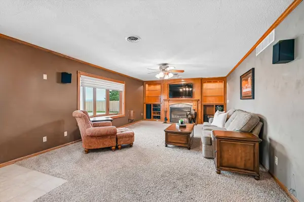 1505 Linn Delaware RD, Coggon, IA 52218