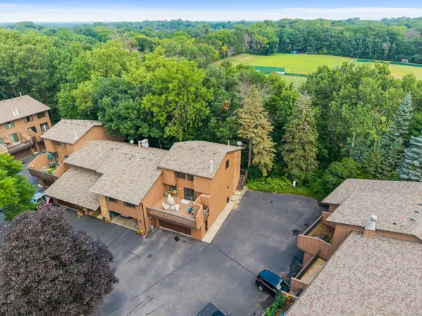 2628 Sumac RDG, White Bear Lake, MN 55110