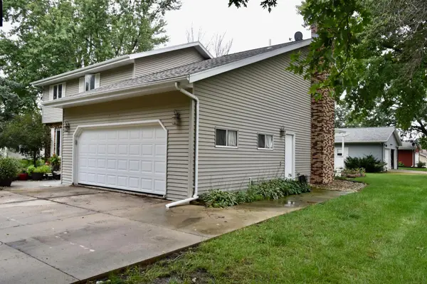 107 Circle DR, Sibley, IA 51249