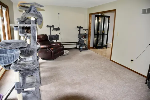 107 Circle DR, Sibley, IA 51249