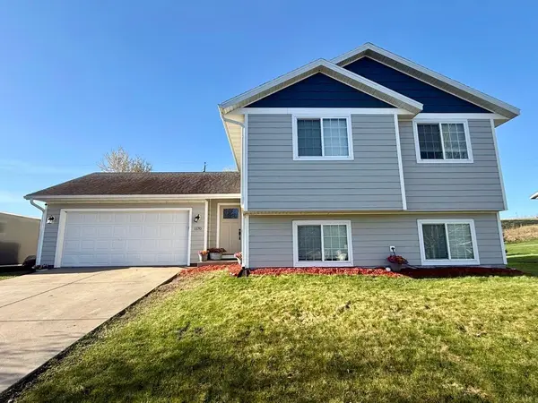 1170 Coakley ST, Paynesville, MN 56362