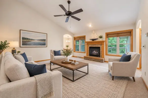 2361 INDY CT, De Pere, WI 54115-8058