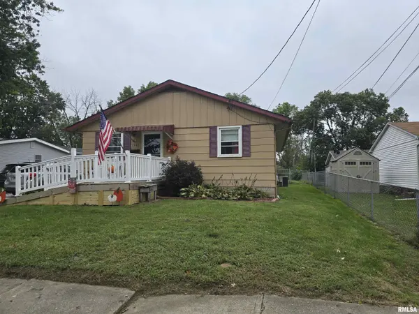 1246 E ASH ST, Canton, IL 61520