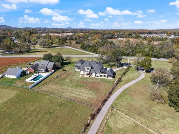 4999 Crescent Ln, Murfreesboro, TN 37128