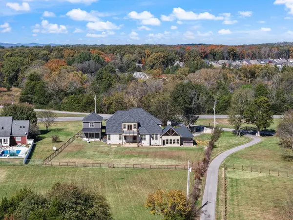 4999 Crescent Ln, Murfreesboro, TN 37128