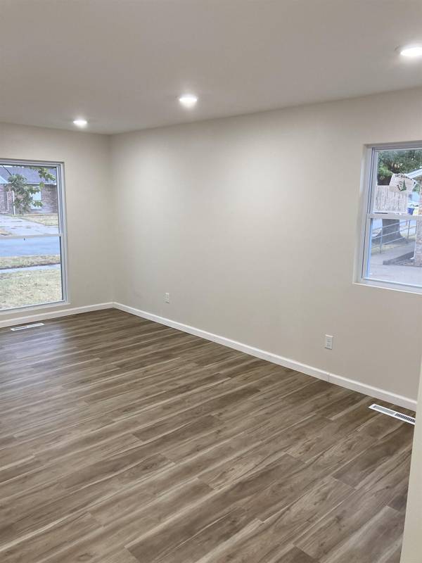 1601 E Del Mar, Wichita, KS 67216