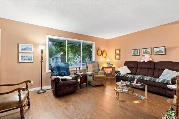 4230 6th AVENUE, Regina, SK S4T 0N6