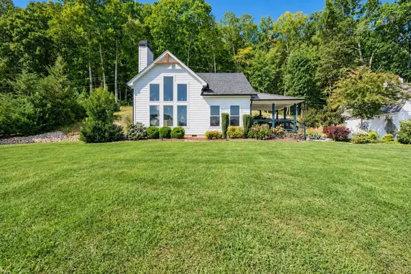 658 Pleasant Grove Church RD, Hendersonville, NC 28739