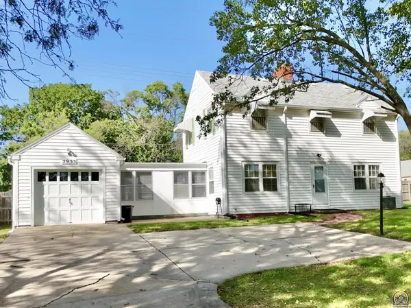 2935 SW 21st St, Topeka, KS 66604