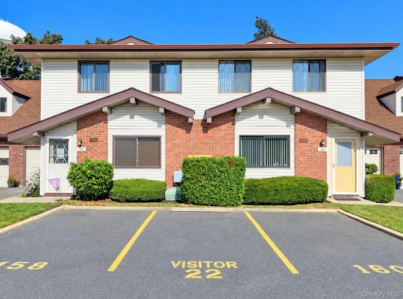 160 Cambridge DR, Copiague, NY 11726