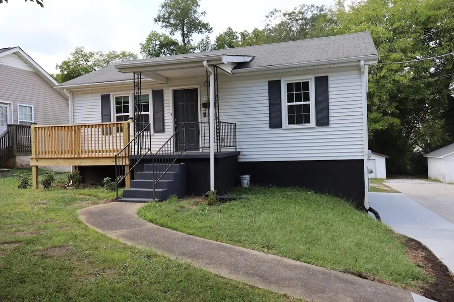 526 9th St, Clarksville, TN 37040