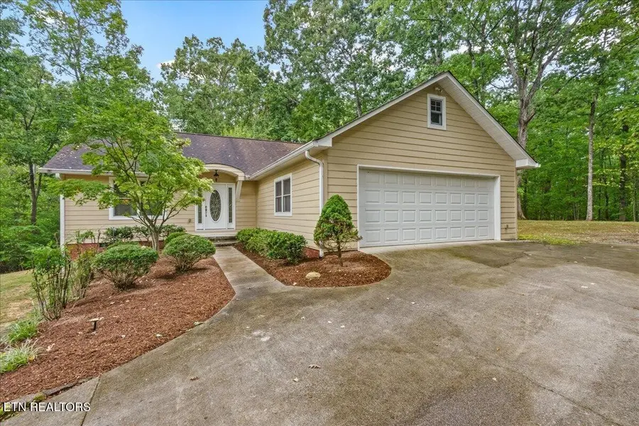 272 Woodhaven Drive, Vonore, TN 37885