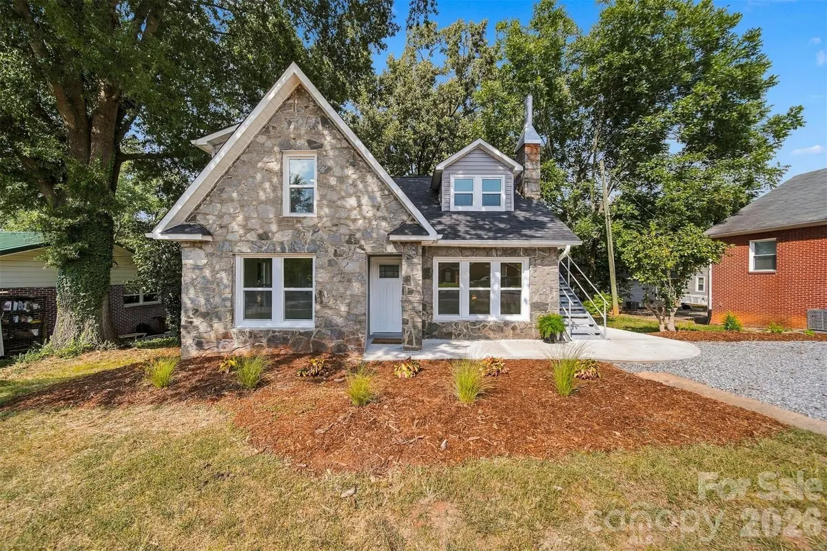 436 N Green ST, Morganton, NC 28655