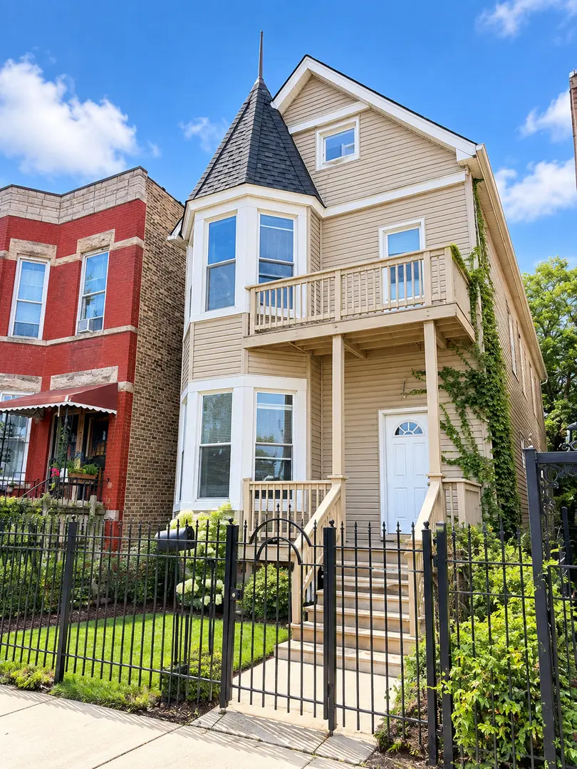 2342 N Kimball AVE #1, Chicago, IL 60647