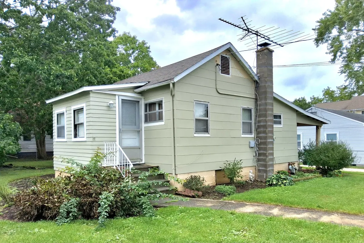 406 Cottage ROW, Sycamore, IL 60178