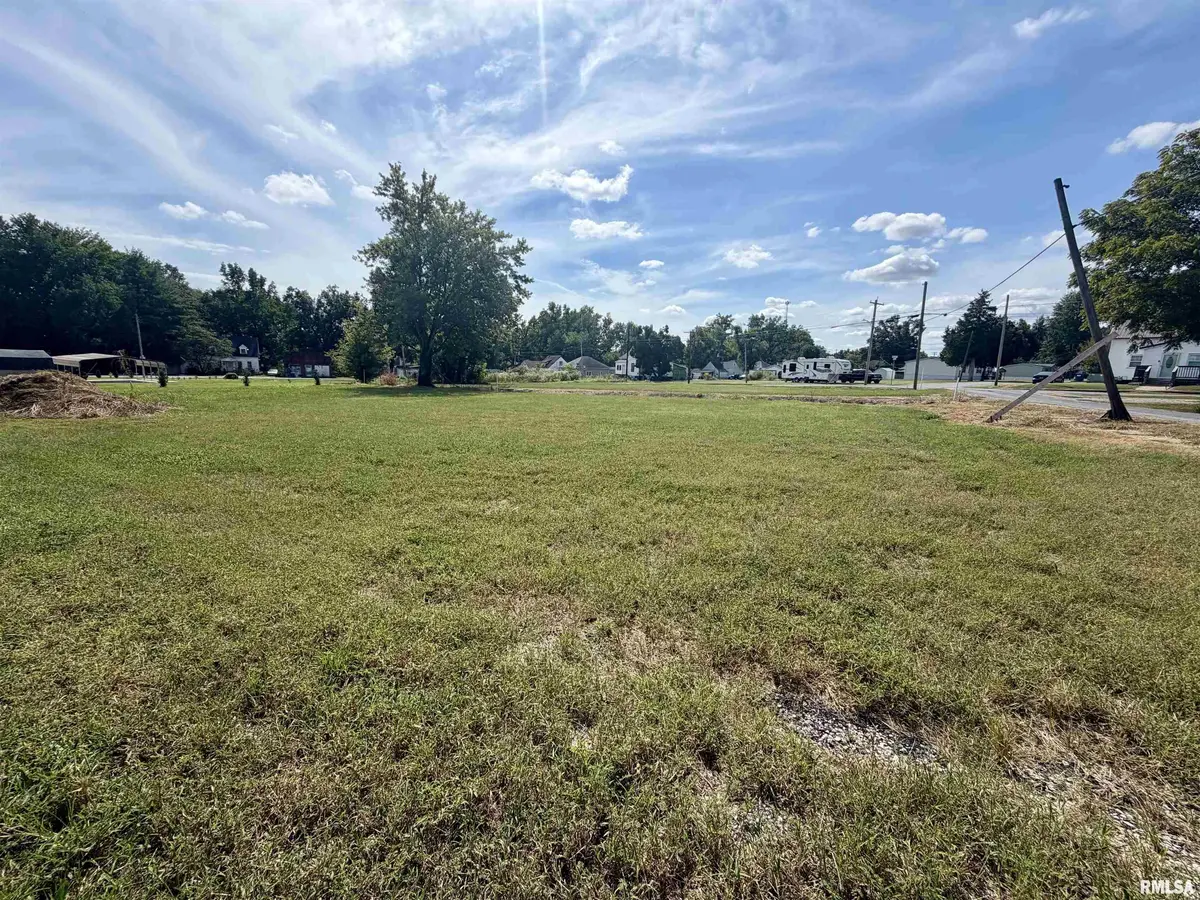 1915 BENTON ST, Eldorado, IL 62930
