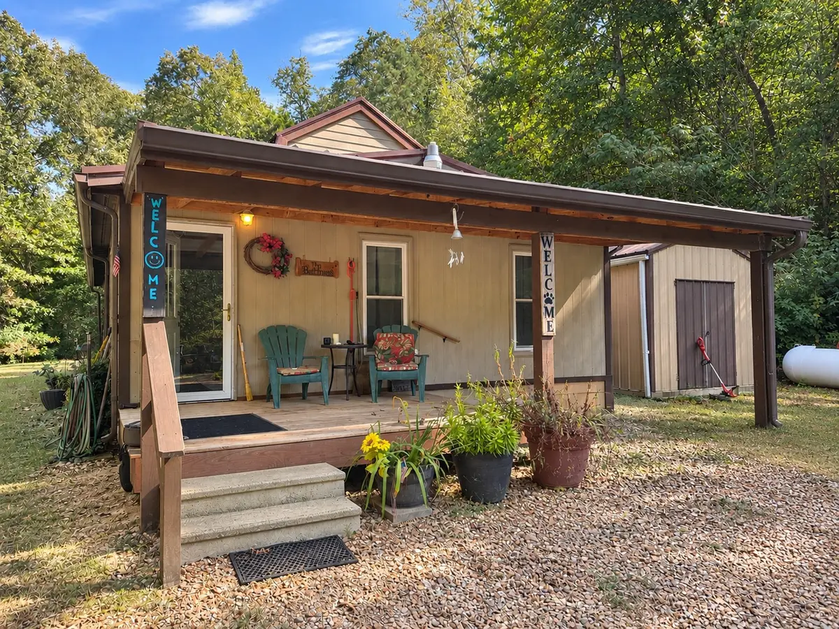 2060 Deer Creek Rd, Linden, TN 37096