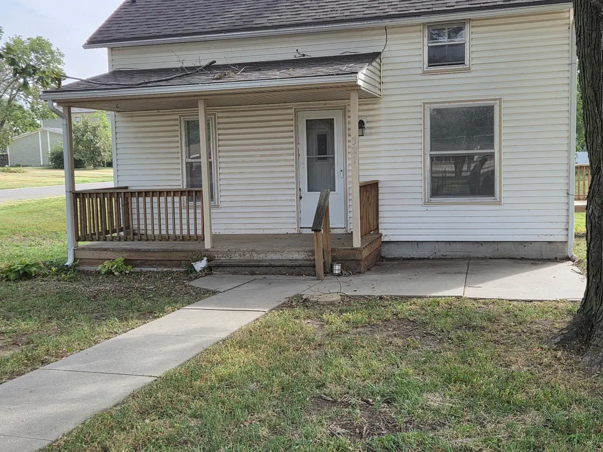 321 W 3rd Street, Miltonvale, KS 67466