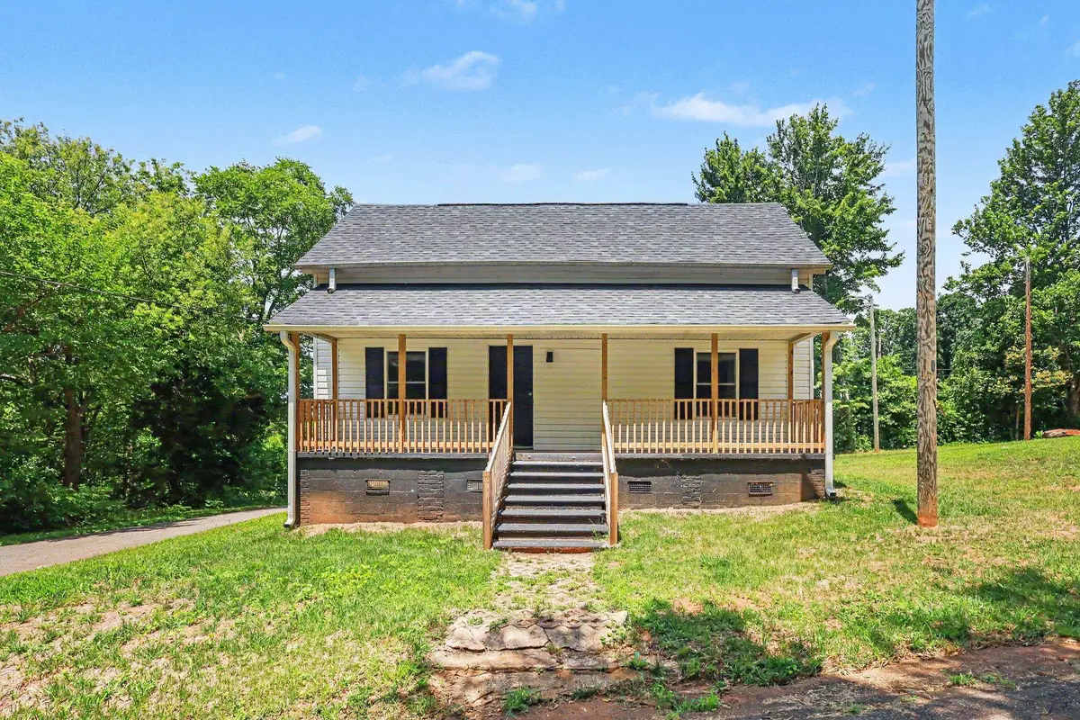 586 Hickory DR, Startex, SC 29377