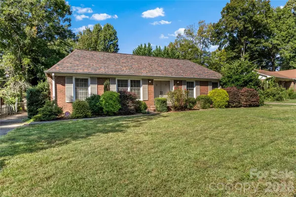3103 N Centennial ST, High Point, NC 27265