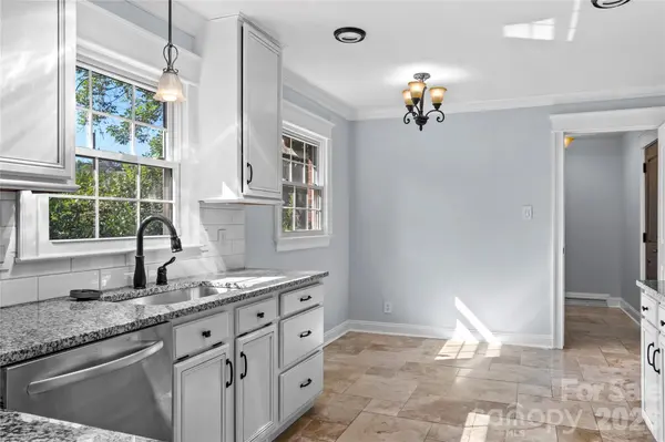 3103 N Centennial ST, High Point, NC 27265