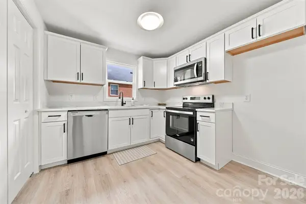 436 N Green ST, Morganton, NC 28655