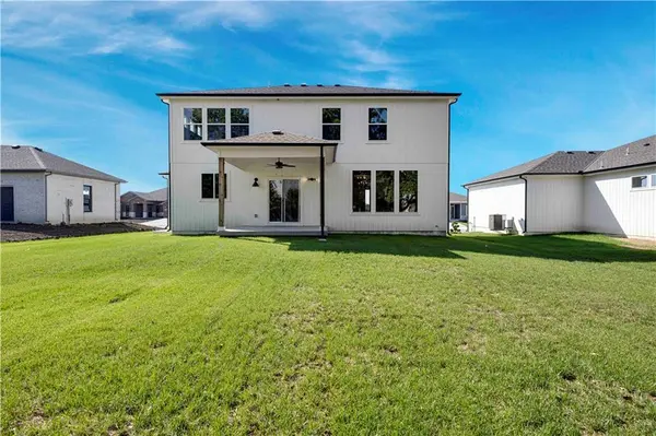 18550 W 195 ST #W, Spring Hill, KS 66083