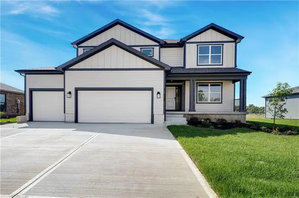 18555 W 195 ST #W, Spring Hill, KS 66083