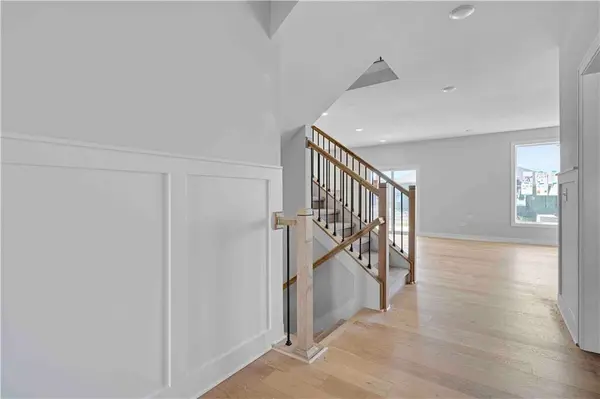 18555 W 195 ST #W, Spring Hill, KS 66083