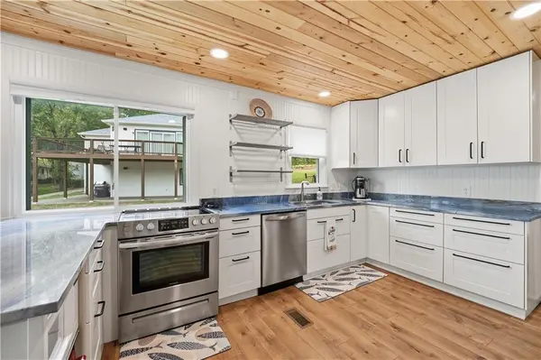 278 Linn Valley BLVD, Linn Valley, KS 66040