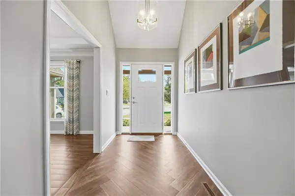 11728 W 108th CIR, Overland Park, KS 66210