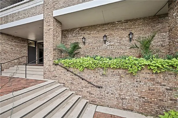 433 Ward Pkwy #1 S, Kansas City, MO 64112