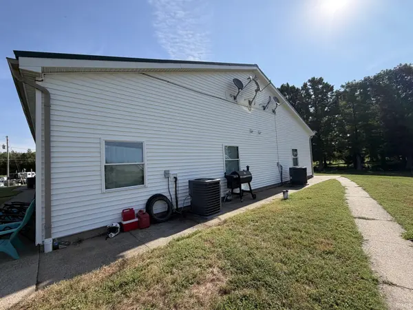 10080 S Koch DR, Poseyville, IN 47633
