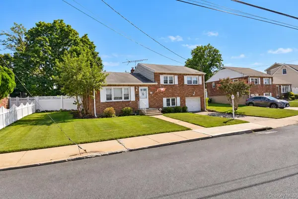 145 Arthur AVE, Floral Park, NY 11001