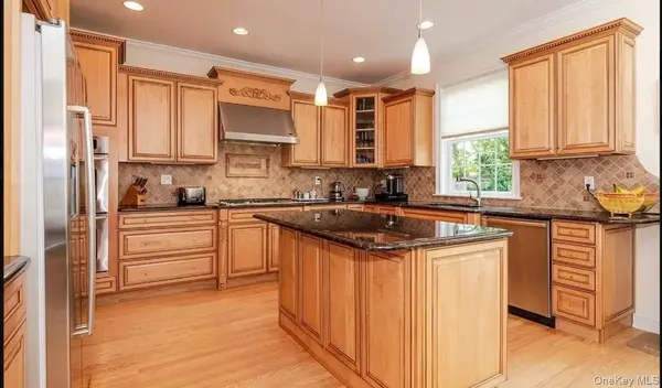 15 W Penn ST, Long Beach, NY 11561