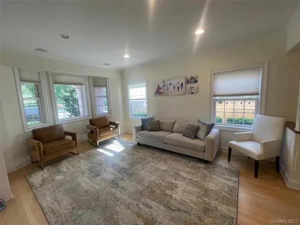 15 W Penn ST, Long Beach, NY 11561